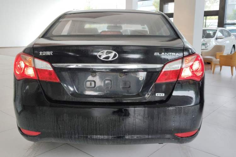 Used Hyundai Celesta 2015 1.6L Manual Comfort Model Exterior 4