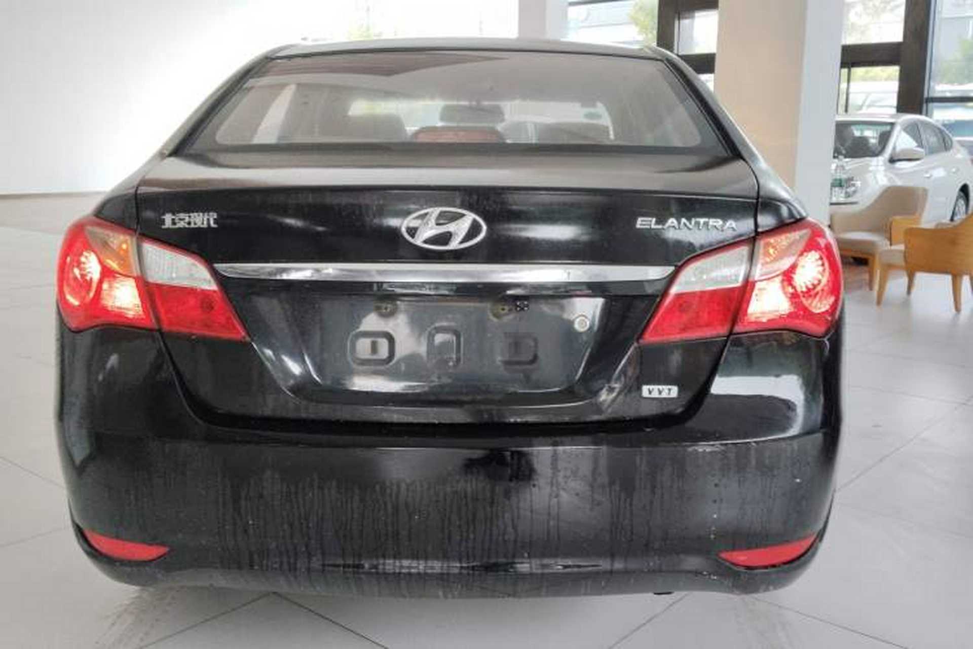 Used Hyundai Celesta 2015 1.6L Manual Comfort Model Exterior 4
