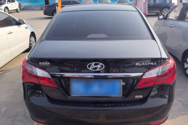Used Hyundai Celesta 2015 1.6L Manual Comfort Model Exterior 4