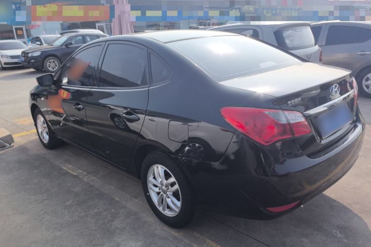 Used Hyundai Celesta 2015 1.6L Manual Comfort Model Exterior 5
