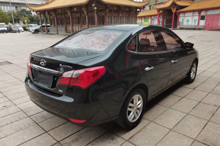 Used Hyundai Celesta 2015 1.6L Automatic Luxury Model Exterior 5