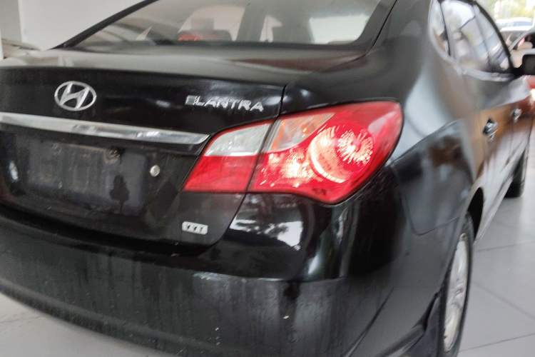 Used Hyundai Celesta 2015 1.6L Manual Comfort Model Exterior 6