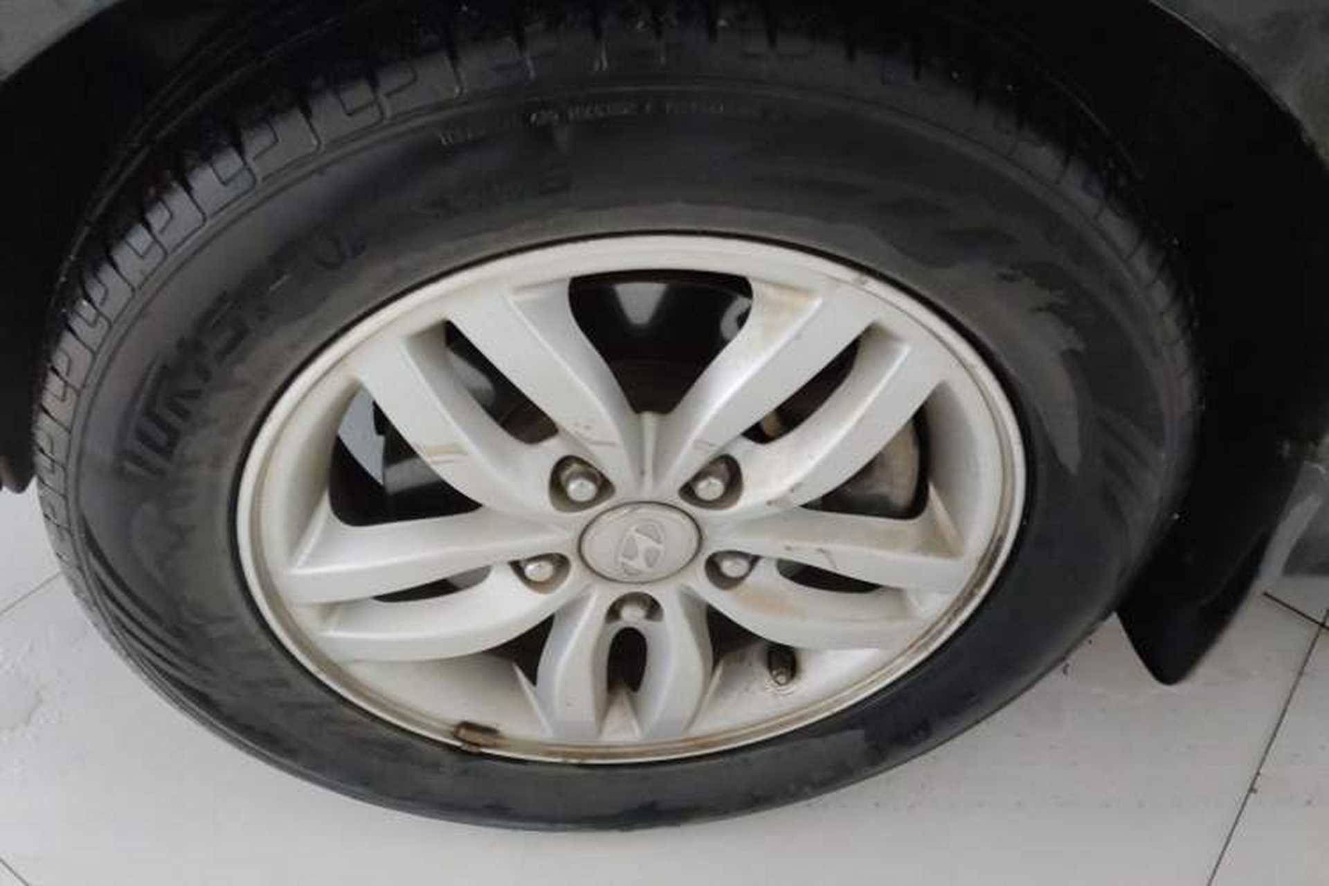 Used Hyundai Celesta 2015 1.6L Manual Comfort Model Exterior 7