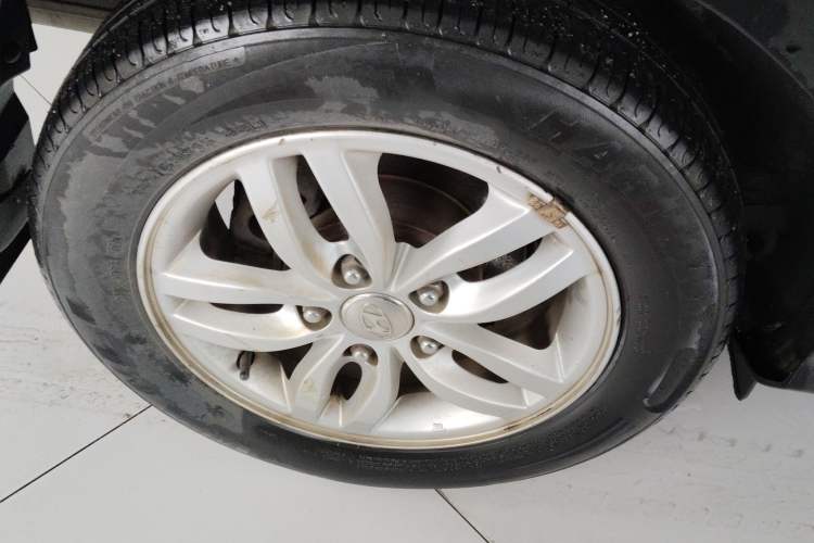 Used Hyundai Celesta 2015 1.6L Manual Comfort Model Exterior 8