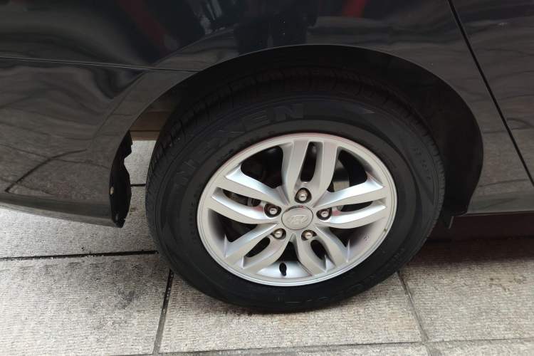 Used Hyundai Celesta 2015 1.6L Automatic Luxury Model Exterior 8