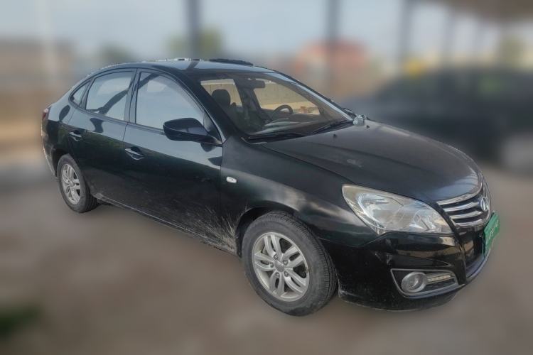 Used Hyundai Celesta 2015 1.6L Manual Comfort Model Front Right 45 Deg