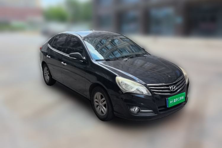 Used Hyundai Celesta 2015 1.6L Automatic Luxury Model Front Right 45 Deg