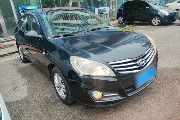 Used Hyundai Celesta 2015 1.6L Automatic Comfort Model Front Right 45 Deg