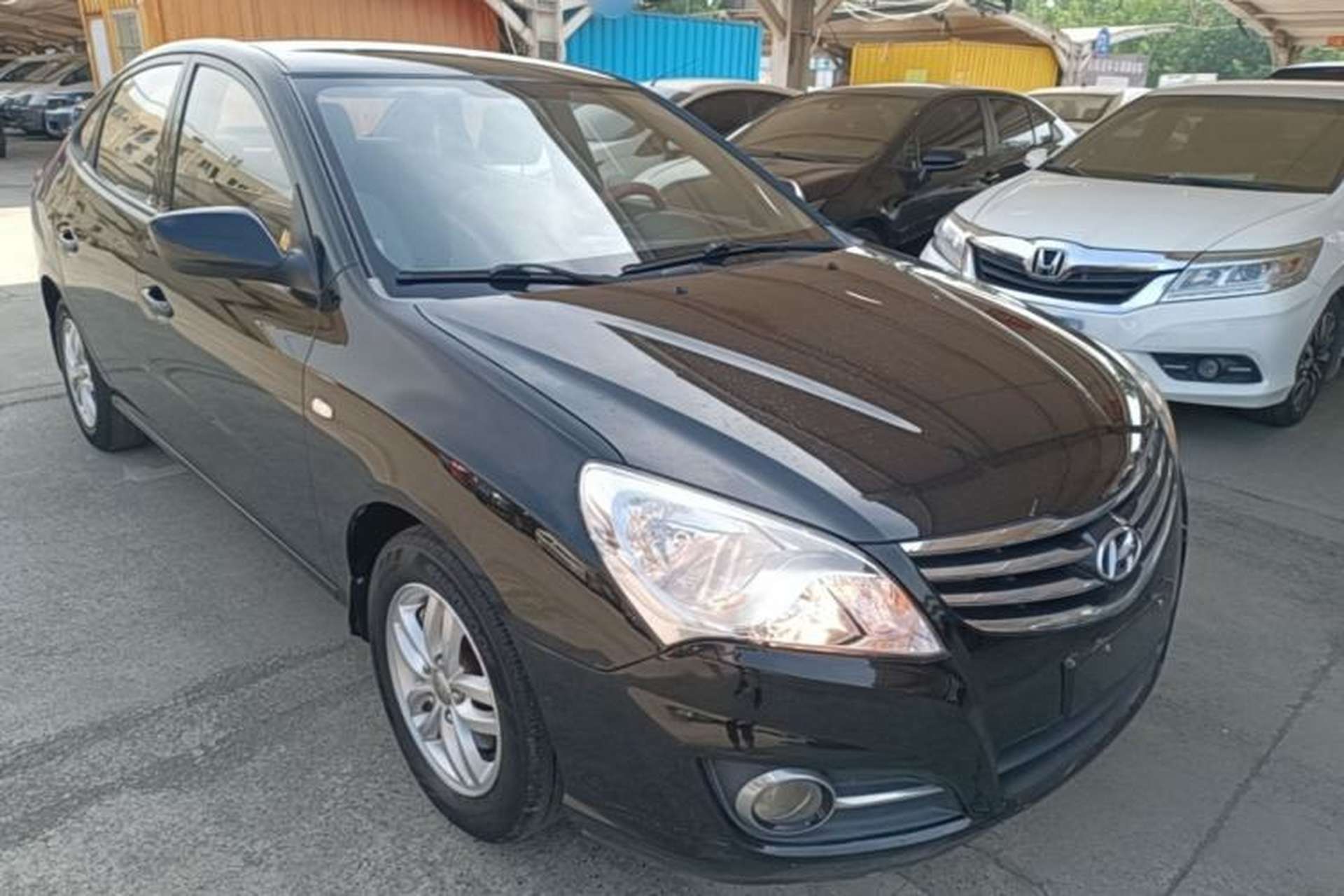 Used Hyundai Celesta 2015 1.6L Manual Comfort Model Front Right 45 Deg
