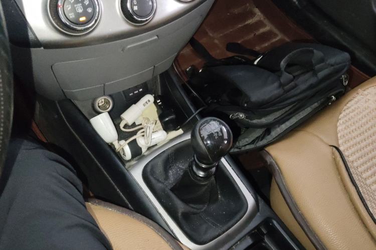 Used Hyundai Celesta 2015 1.6L Manual Comfort Model Gear Lever