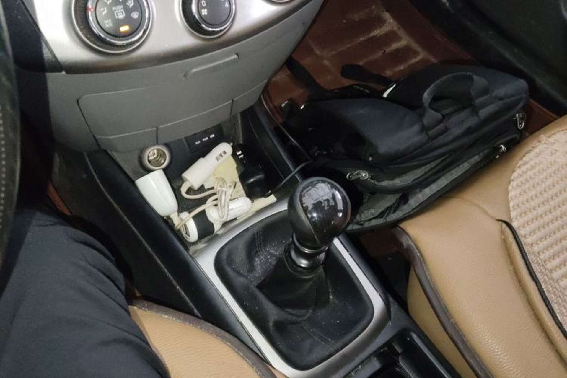 Used Hyundai Celesta 2015 1.6L Manual Comfort Model Gear Lever