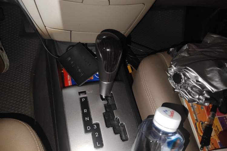 Used Hyundai Celesta 2015 1.6L Automatic Comfort Model Gear Lever