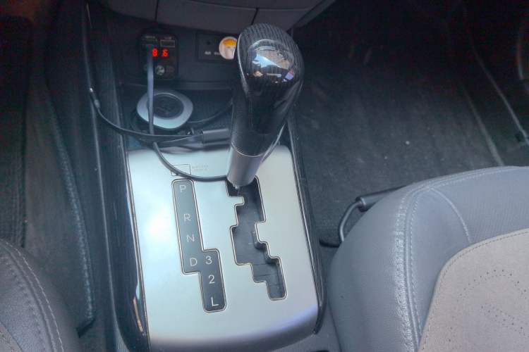 Used Hyundai Celesta 2015 1.6L Automatic Luxury Model Gear Lever