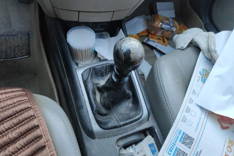 Used Hyundai Celesta 2015 1.6L Manual Comfort Model Gear Lever