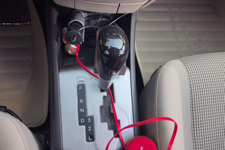 Used Hyundai Celesta 2015 1.6L Automatic Comfort Model Gear Lever