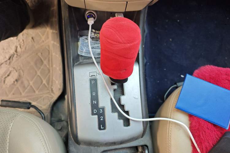 Used Hyundai Celesta 2015 1.6L Automatic Comfort Model Gear Lever
