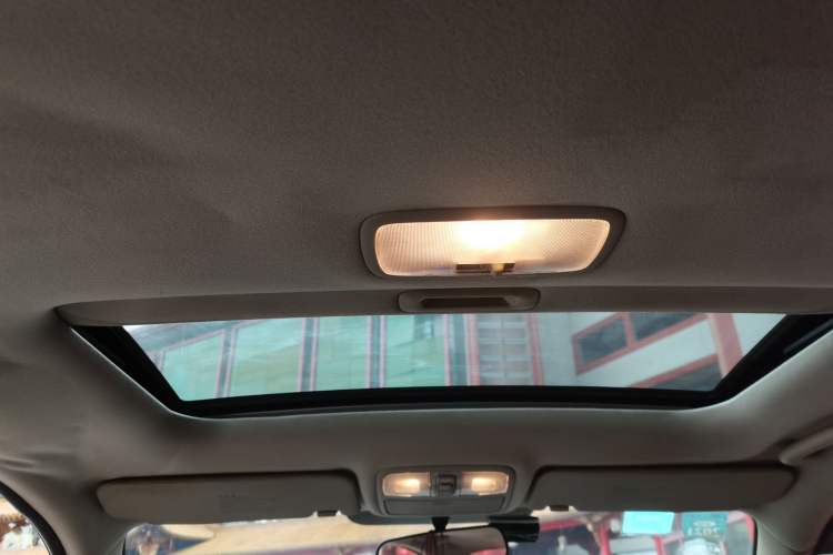 Used Hyundai Celesta 2015 1.6L Automatic Luxury Model Headliner