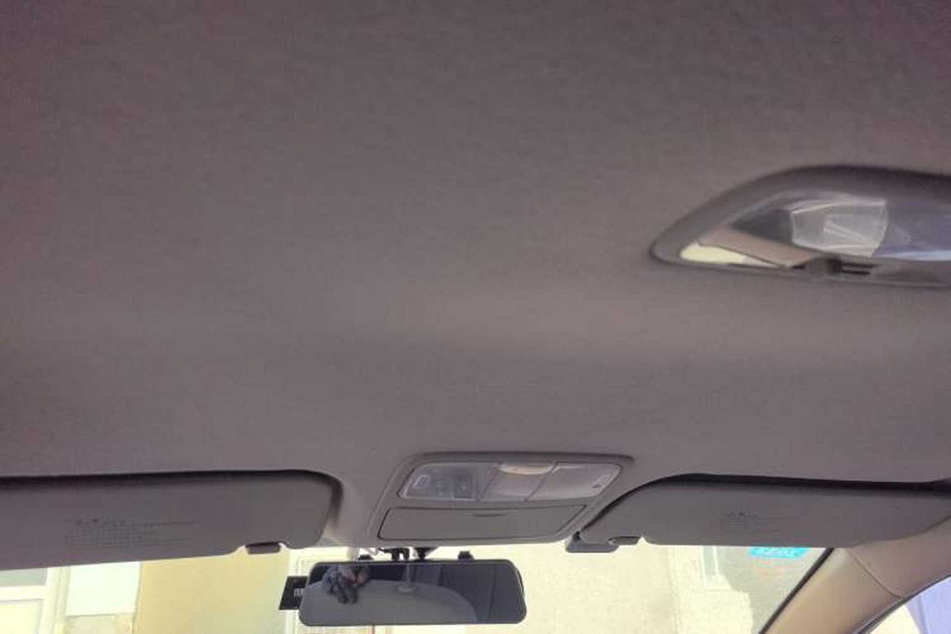 Used Hyundai Celesta 2015 1.6L Automatic Comfort Model Headliner