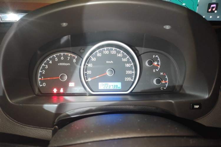 Used Hyundai Celesta 2015 1.6L Automatic Comfort Model Instrument Cluster