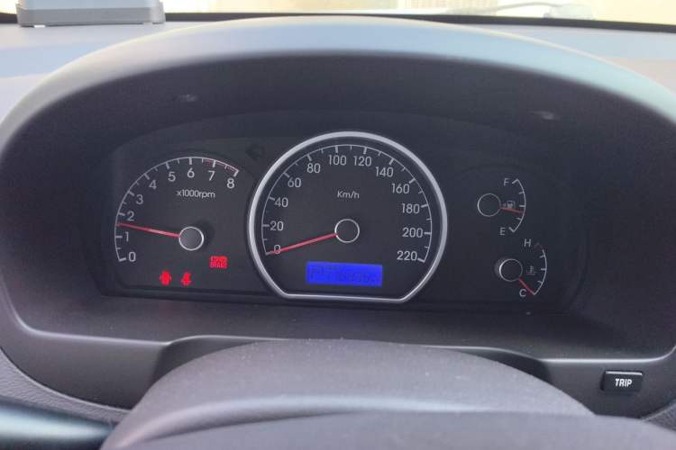 Used Hyundai Celesta 2015 1.6L Automatic Comfort Model Instrument Cluster