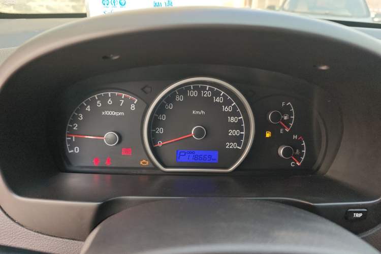 Used Hyundai Celesta 2015 1.6L Automatic Comfort Model Instrument Cluster