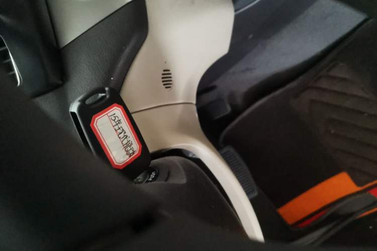 Used Hyundai Celesta 2015 1.6L Automatic Comfort Model Interior 1