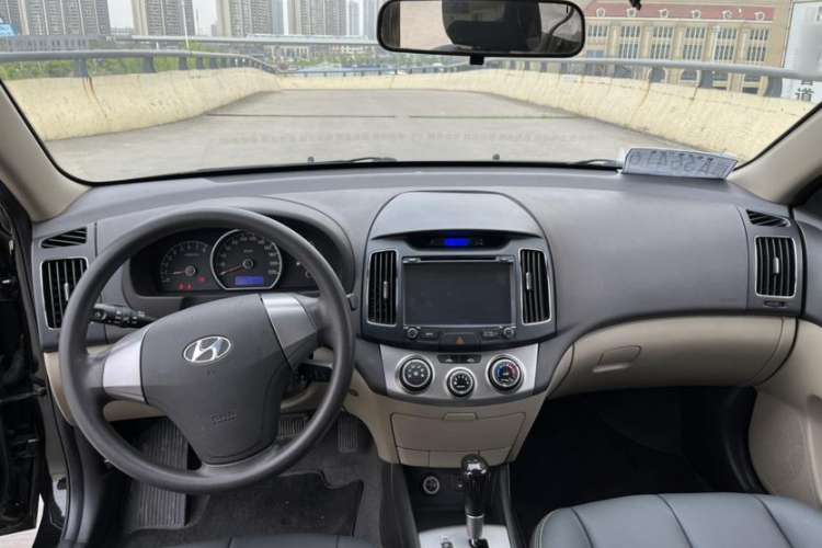Used Hyundai Celesta 2015 1.6L Automatic Comfort Model Interior 1