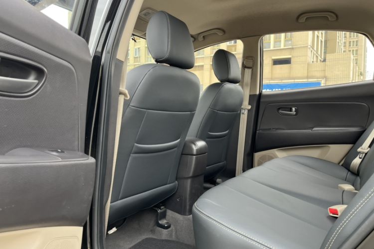 Used Hyundai Celesta 2015 1.6L Automatic Comfort Model Interior 3