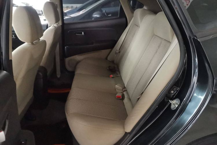 Used Hyundai Celesta 2015 1.6L Automatic Comfort Model Interior 4