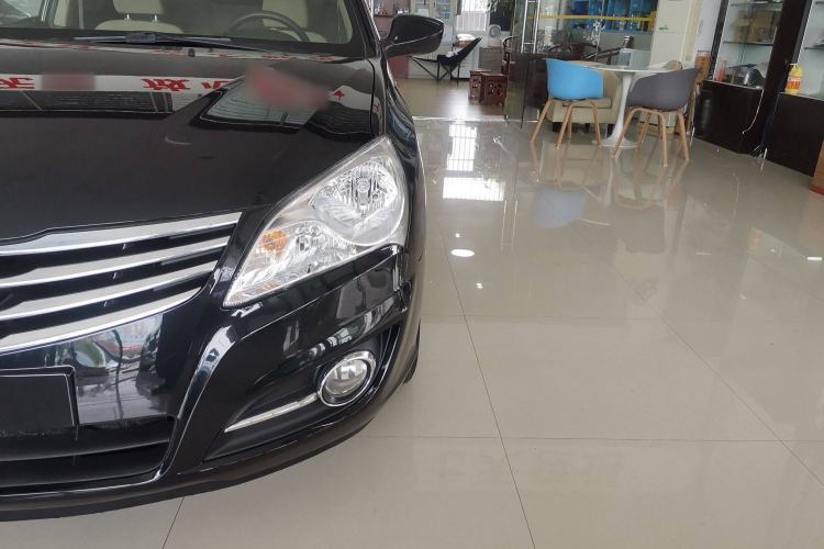 Used Hyundai Celesta 2015 1.6L Automatic Comfort Model Left Front Headlight