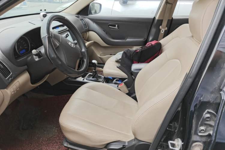 Used Hyundai Celesta 2015 1.6L Manual Comfort Model Left Front Seat