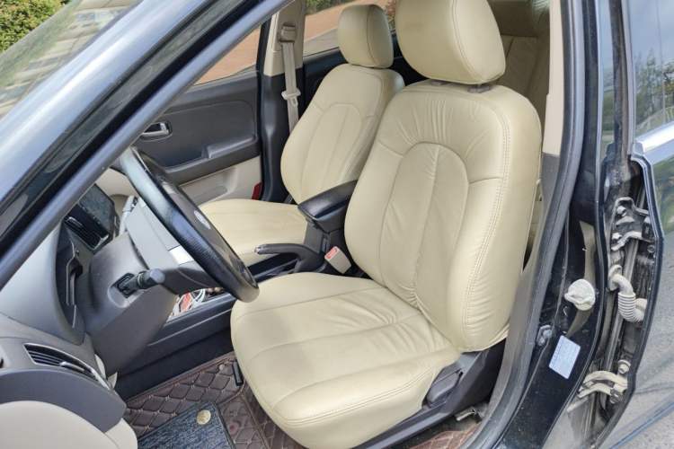 Used Hyundai Celesta 2015 1.6L Manual Comfort Model Left Front Seat
