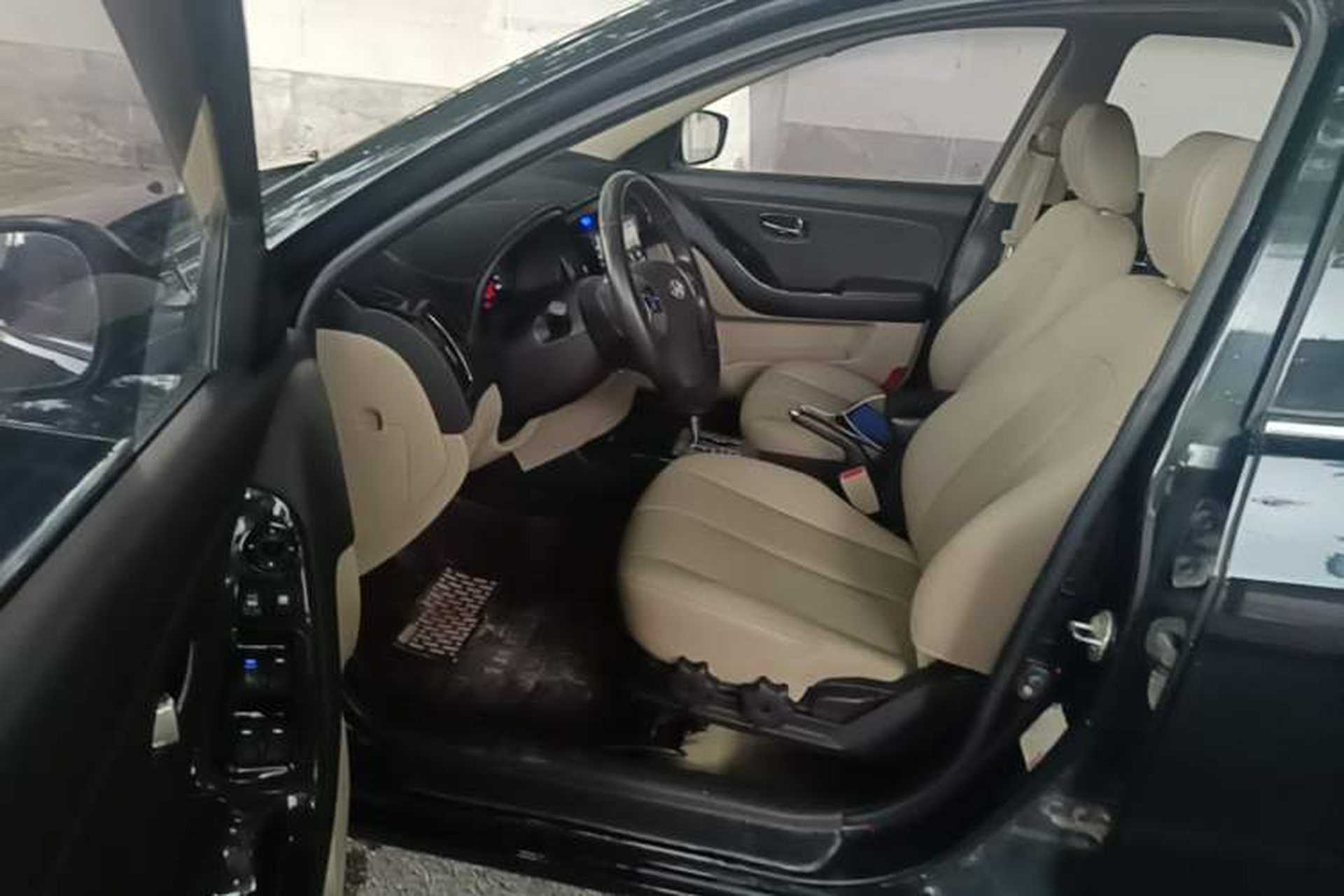 Used Hyundai Celesta 2015 1.6L Automatic Luxury Model Left Front Seat