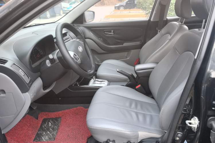 Used Hyundai Celesta 2015 1.6L Automatic Luxury Model Left Front Seat