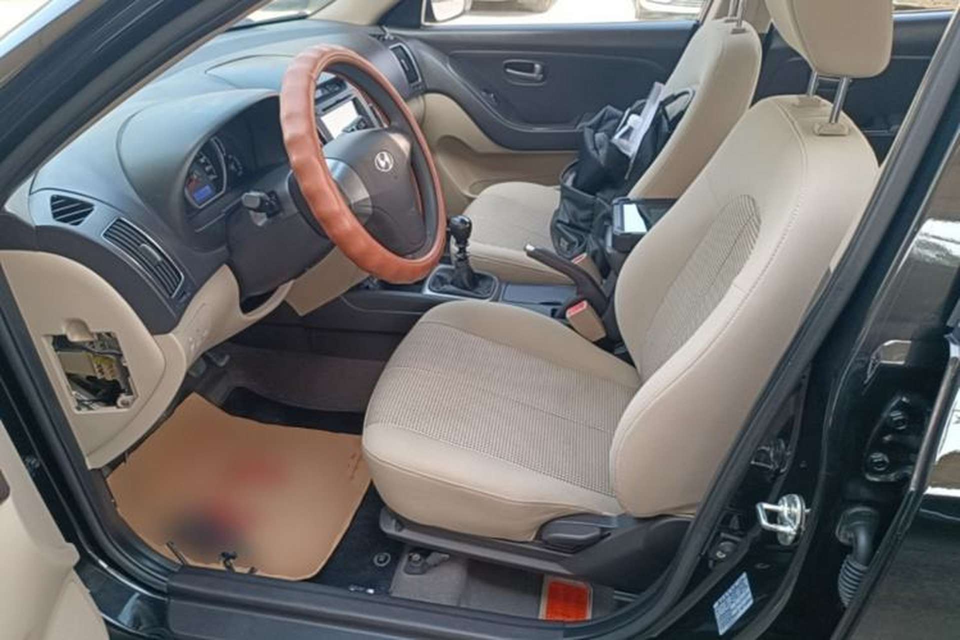 Used Hyundai Celesta 2015 1.6L Manual Comfort Model Left Front Seat