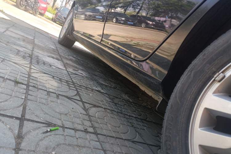 Used Hyundai Celesta 2015 1.6L Automatic Comfort Model Left Side Sill