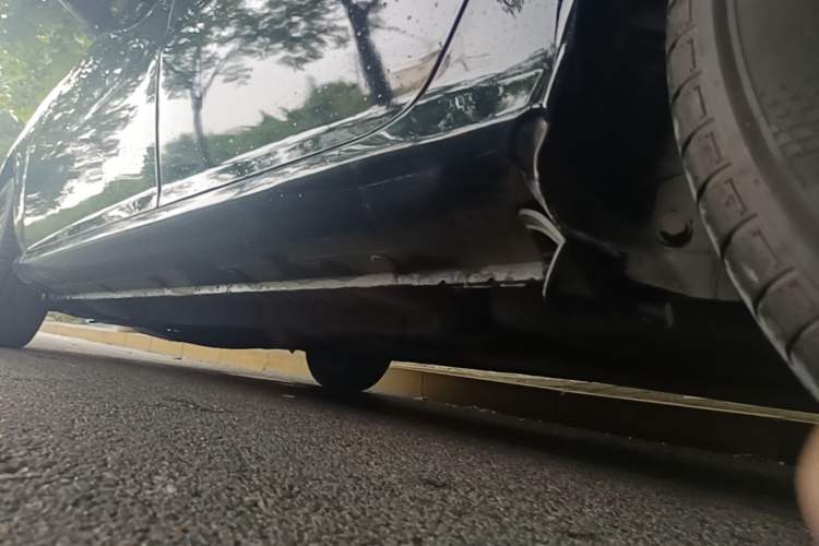 Used Hyundai Celesta 2015 1.6L Automatic Luxury Model Left Side Sill