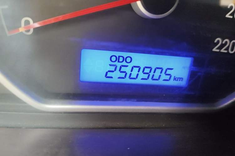 Used Hyundai Celesta 2015 1.6L Manual Comfort Model Odometer Close Up