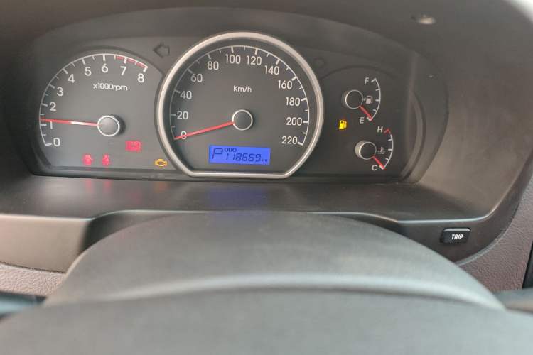 Used Hyundai Celesta 2015 1.6L Automatic Comfort Model Odometer Close Up