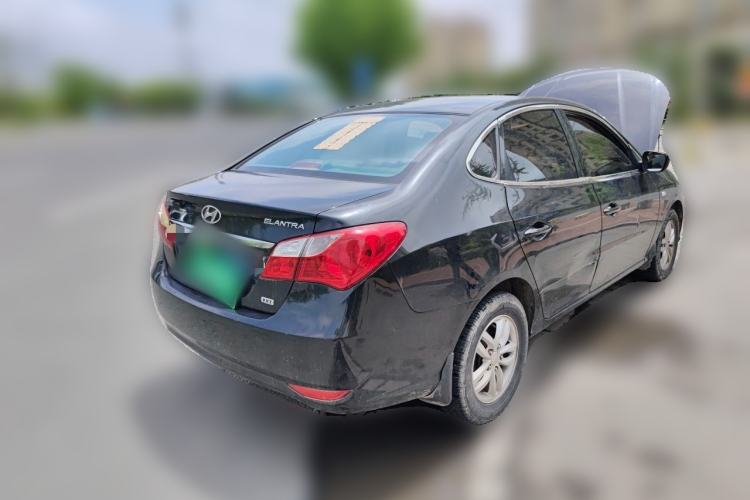 Used Hyundai Celesta 2015 1.6L Manual Comfort Model Rear Right 45 Deg