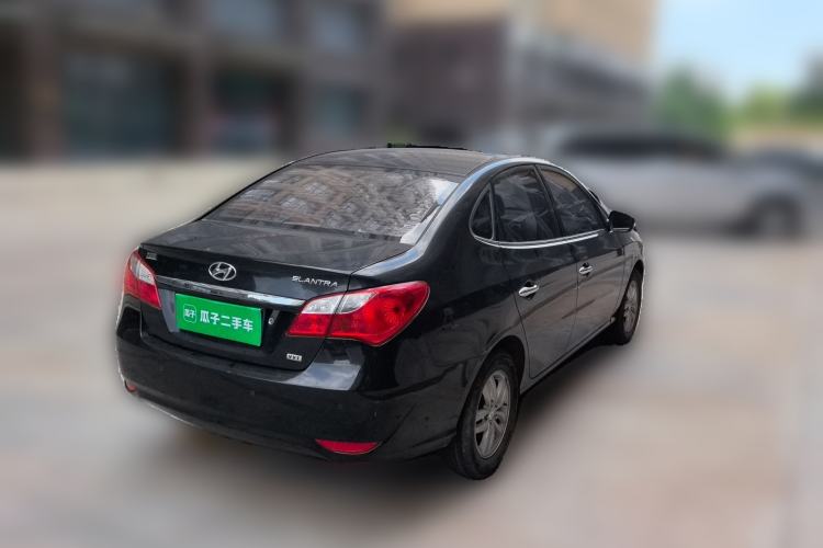 Used Hyundai Celesta 2015 1.6L Automatic Luxury Model Rear Right 45 Deg