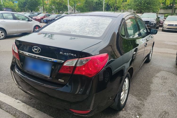 Used Hyundai Celesta 2015 1.6L Automatic Comfort Model Rear Right 45 Deg