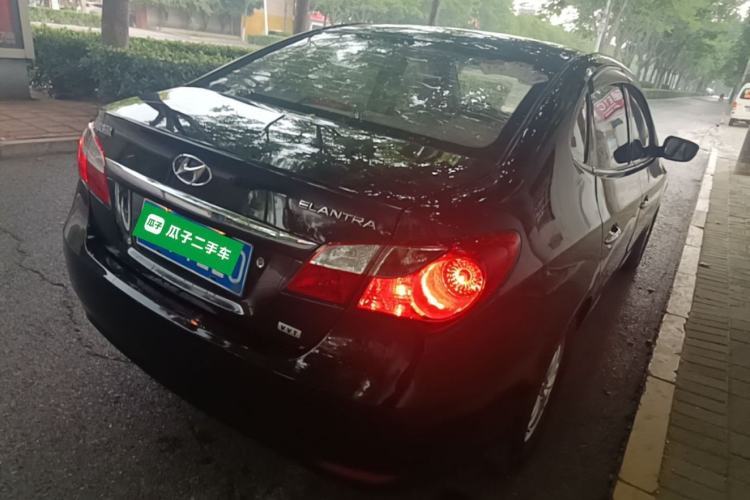 Used Hyundai Celesta 2015 1.6L Automatic Luxury Model Rear Right 45 Deg