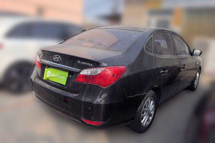 Used Hyundai Celesta 2015 1.6L Automatic Comfort Model Rear Right 45 Deg