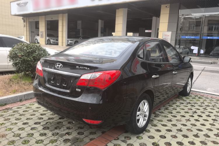 Used Hyundai Celesta 2015 1.6L Automatic Luxury Model Rear Right 45 Deg