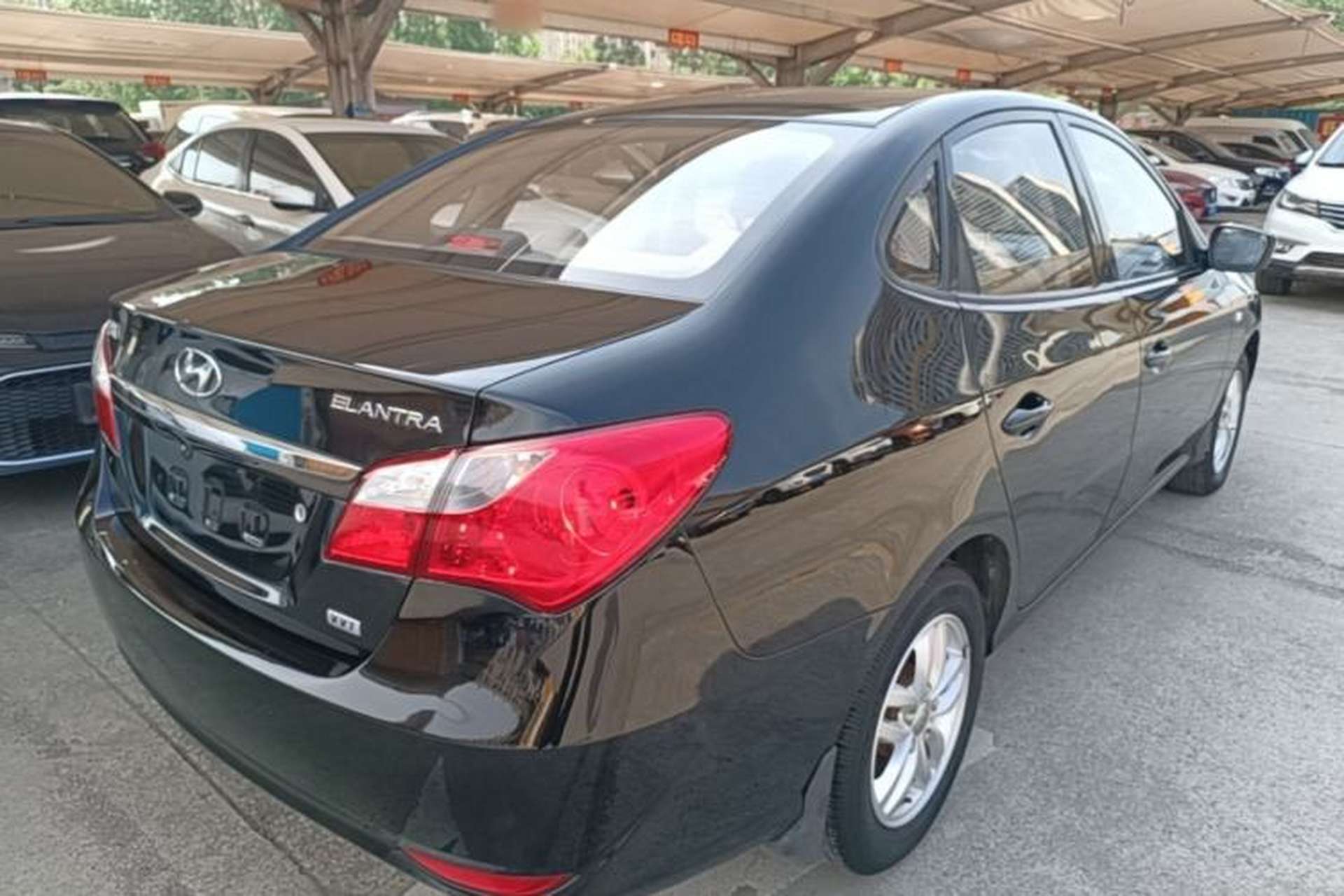 Used Hyundai Celesta 2015 1.6L Manual Comfort Model Rear Right 45 Deg
