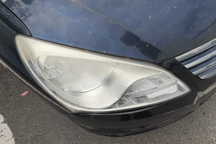 Used Hyundai Celesta 2015 1.6L Manual Comfort Model Right Front Headlight