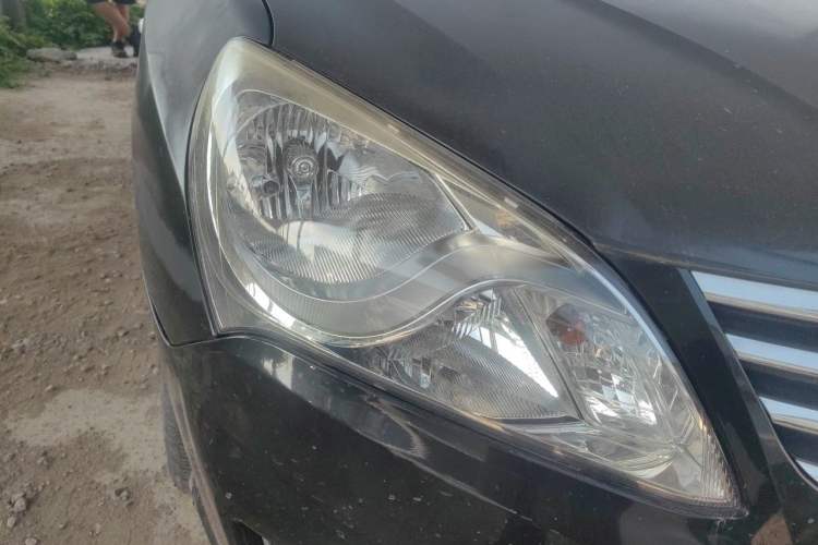 Used Hyundai Celesta 2015 1.6L Manual Comfort Model Right Front Headlight