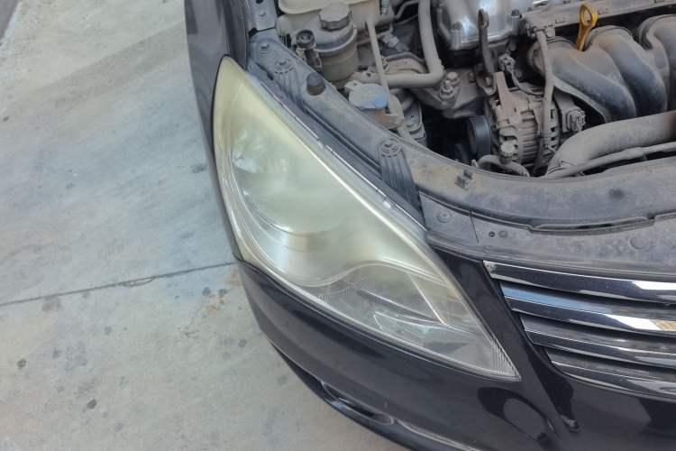 Used Hyundai Celesta 2015 1.6L Automatic Luxury Model Right Front Headlight