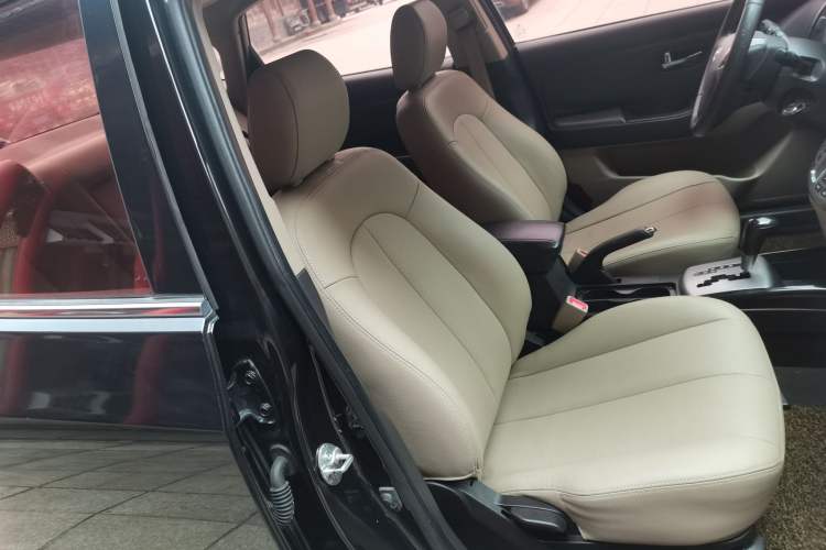 Used Hyundai Celesta 2015 1.6L Automatic Luxury Model Right Front Seat